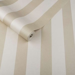 La imagen muestra un rollo de papel tapiz con rayas color beige y blanco. 'Papel de colgadura rayas' indica que este papel se utiliza para colgar en la pared y tiene diseño de rayas.